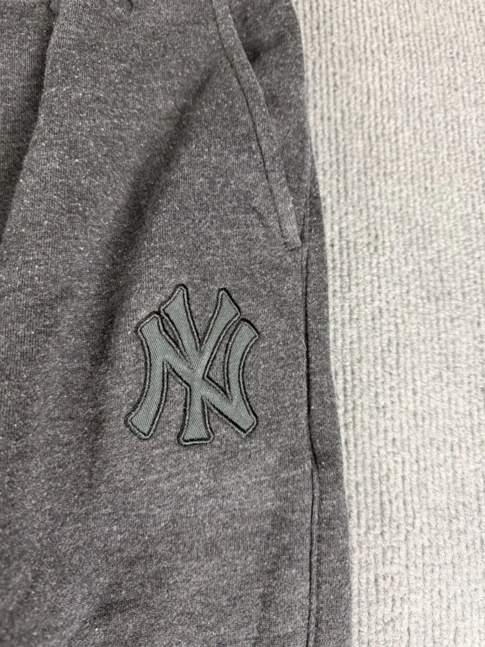 New York Yankees Hurley Mens Gray Jogger Sweatpants Size XL